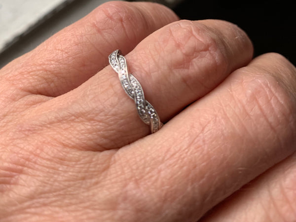 Diamond Crossover Ring in 18kt White Gold