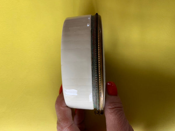 Porcelain trinket box